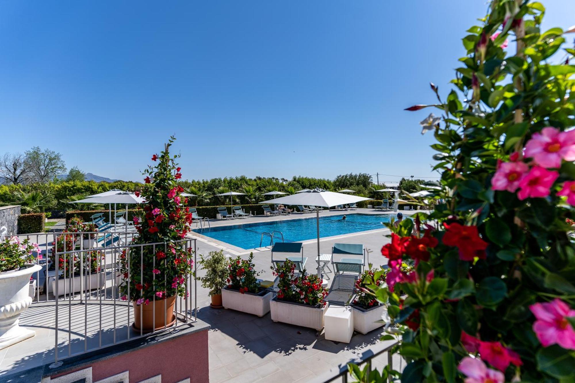 Dipladenia Garden Country Resort Mascali Bagian luar foto