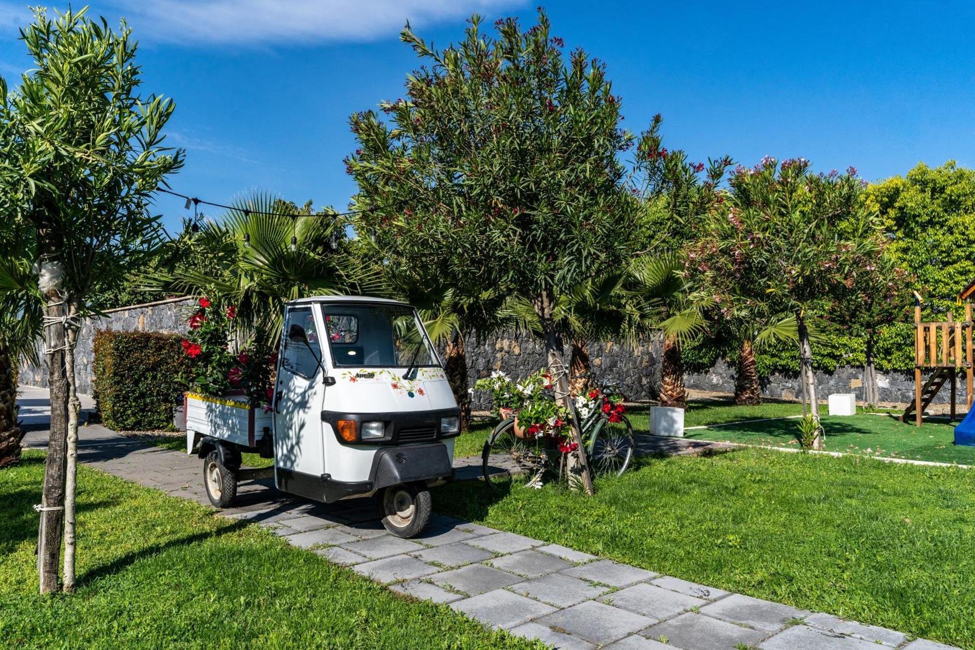 Dipladenia Garden Country Resort Mascali Bagian luar foto